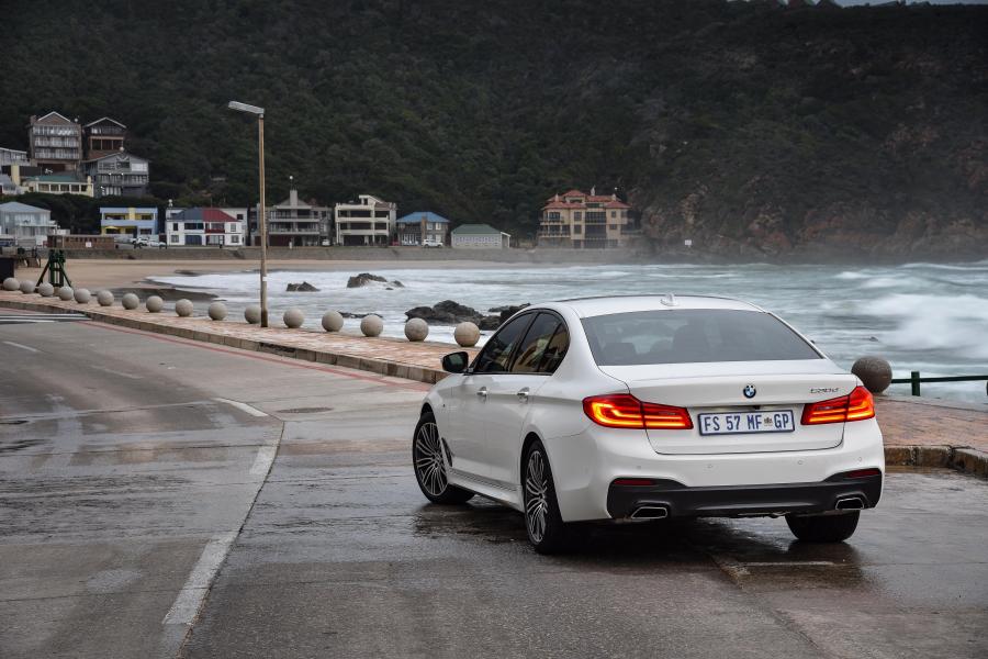  BMW 530d Sedan M Sport 2017 года  (ZA) (фото 38 из 40)
